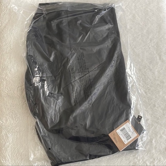 (NWT) The North Face Women’s TKA 1/4 Zip Fleece in Black, Medium - Picture 6 of 11